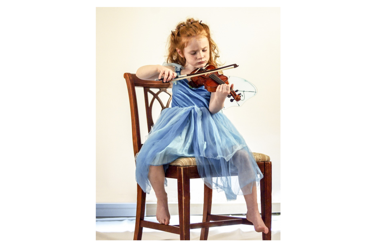 young-girl-playing-violin